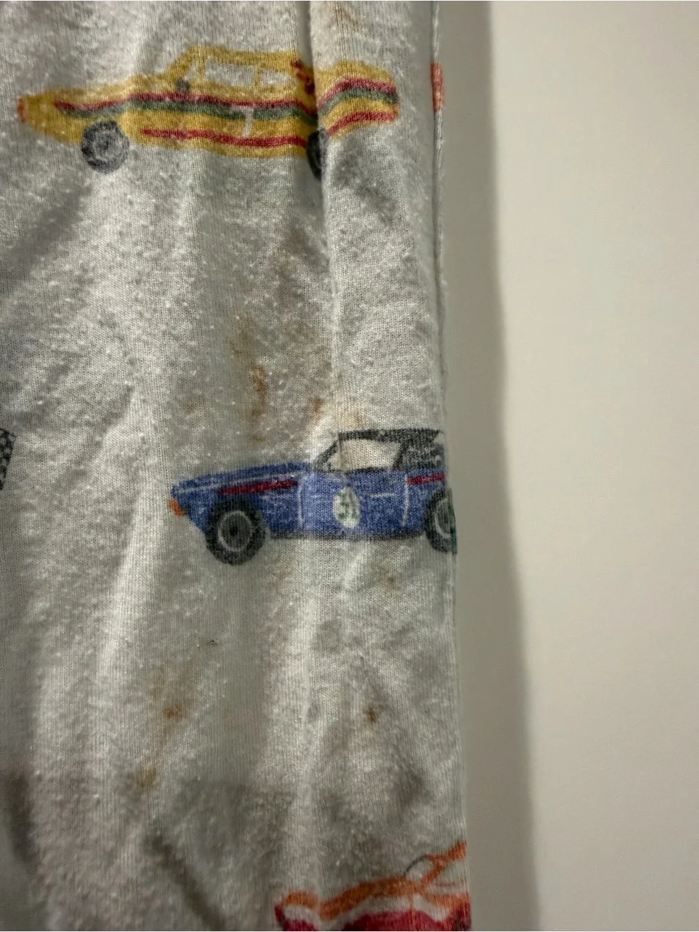 Angel Dear White Car-Print Pajama Set with Blue Cuffs and Multicolor Cars